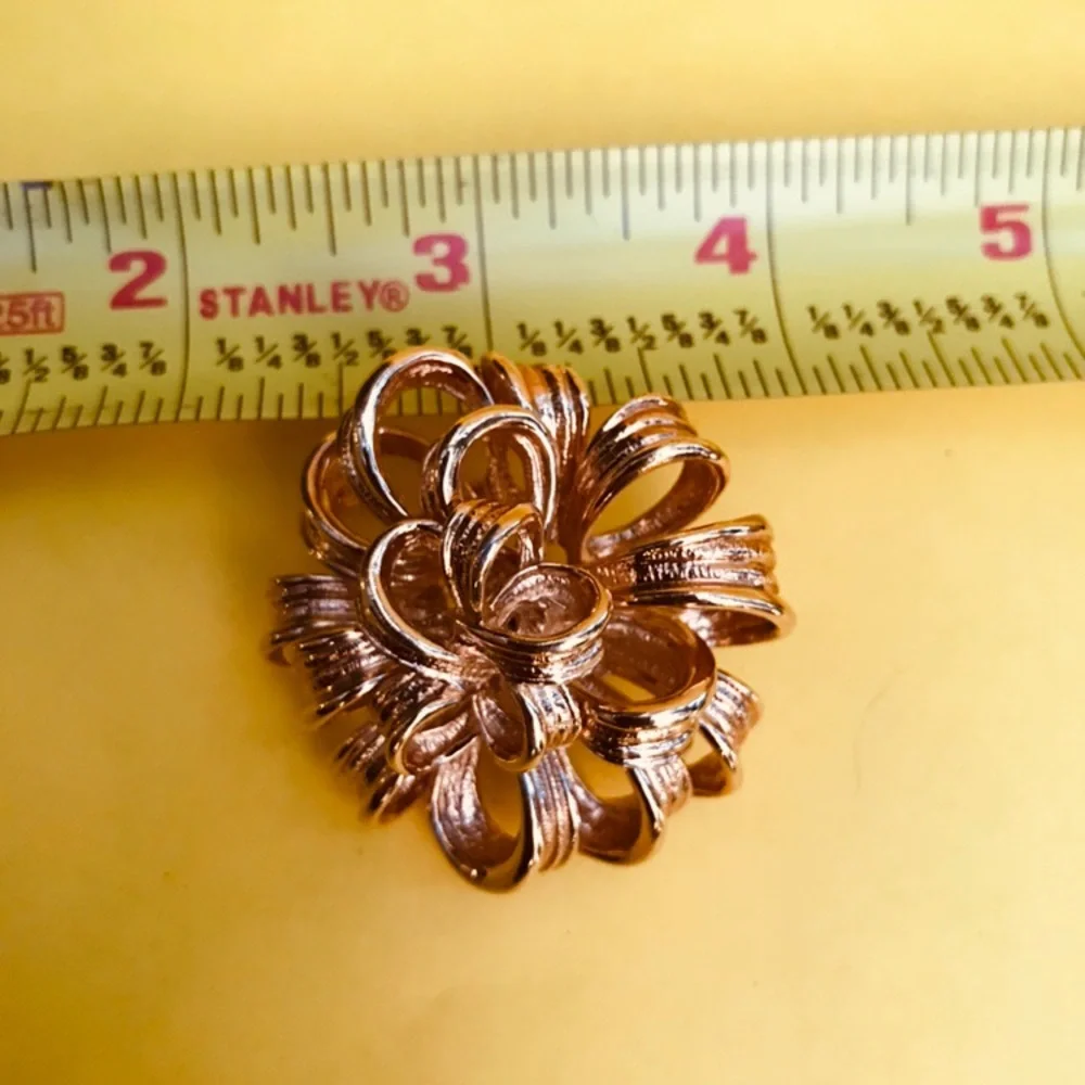 Vintage gold brooch